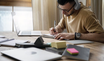 AWS Certified Solutions Architect – (Associate)